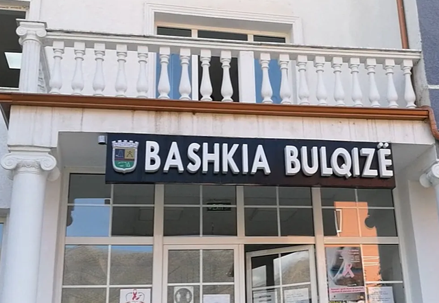 Arrestohet ish-përgjegjësi i zyrës së Urbanistikës në Bulqizë (EMRI)
