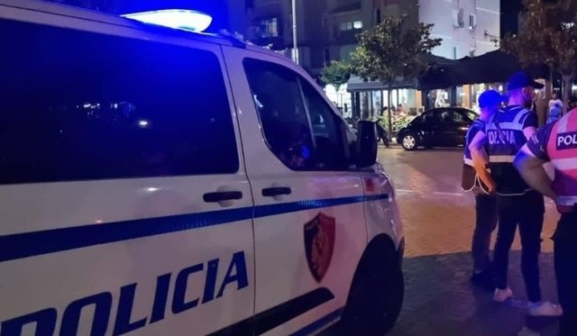 I plagosi fqinji i moshuar por gënjyen policinë,