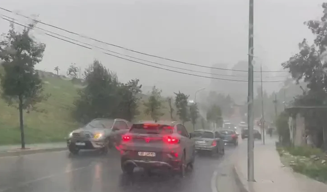 Moti i keq pushton Shqipërinë/ Trafik i rënduar në Tiranë