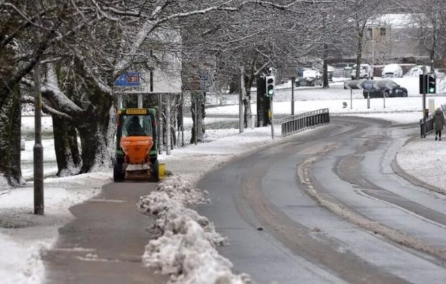 Iu gjetën 130 litra naftë kontrabandë, vihet në pranga 29 vjeçari