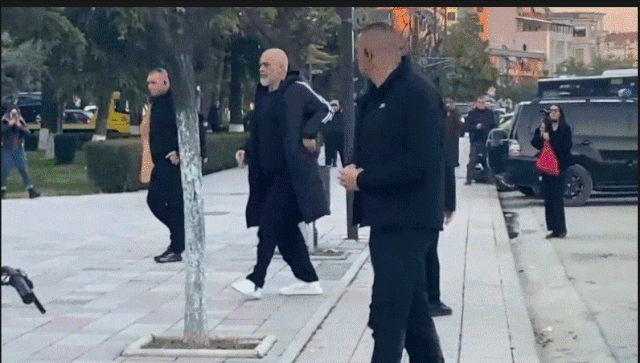 Kryeministri Edi Rama mbërrin në Fier, takim me Asamblenë